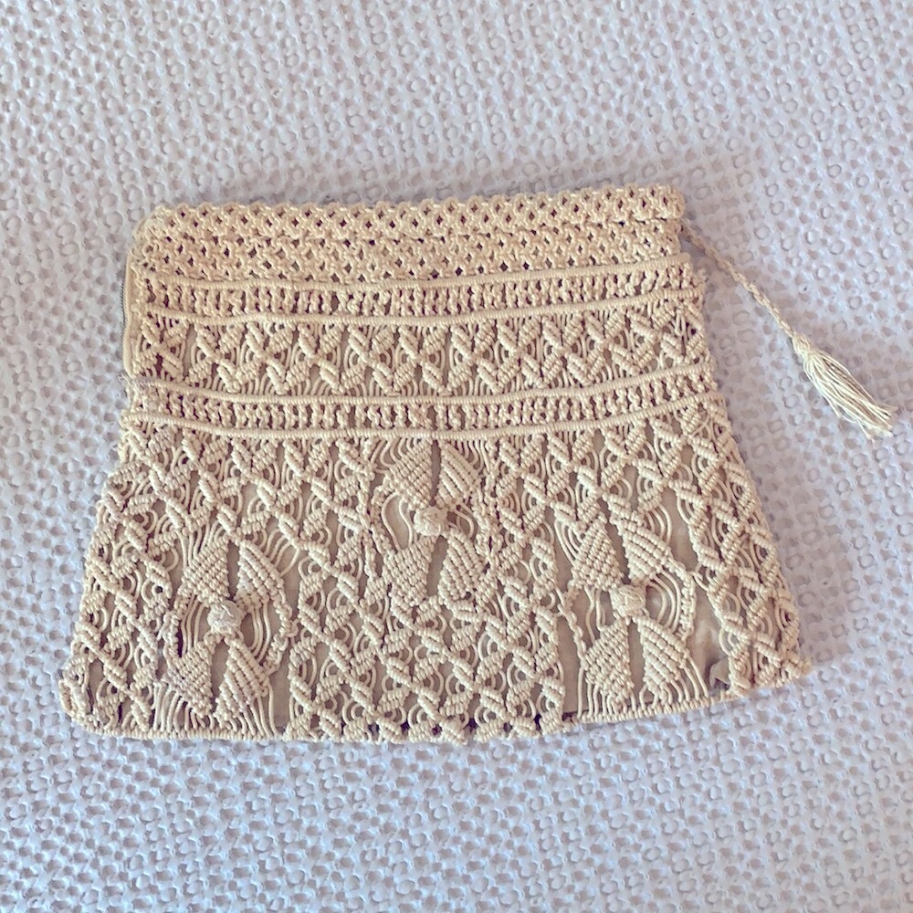 Vintage woven clutch 🦄🦄🦄🦄🦄
